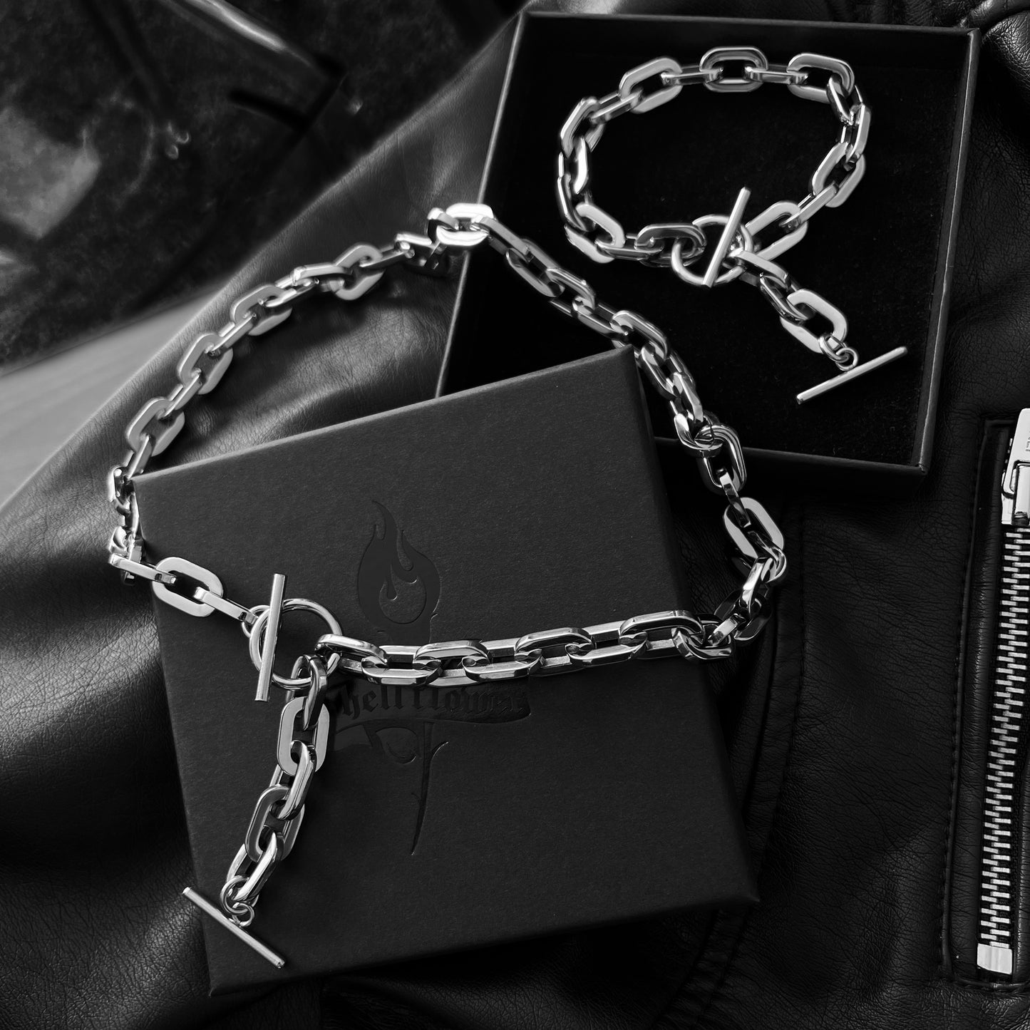 Nova chain necklace