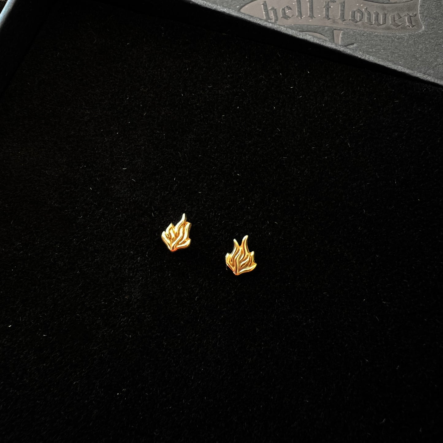 Mini flame studs