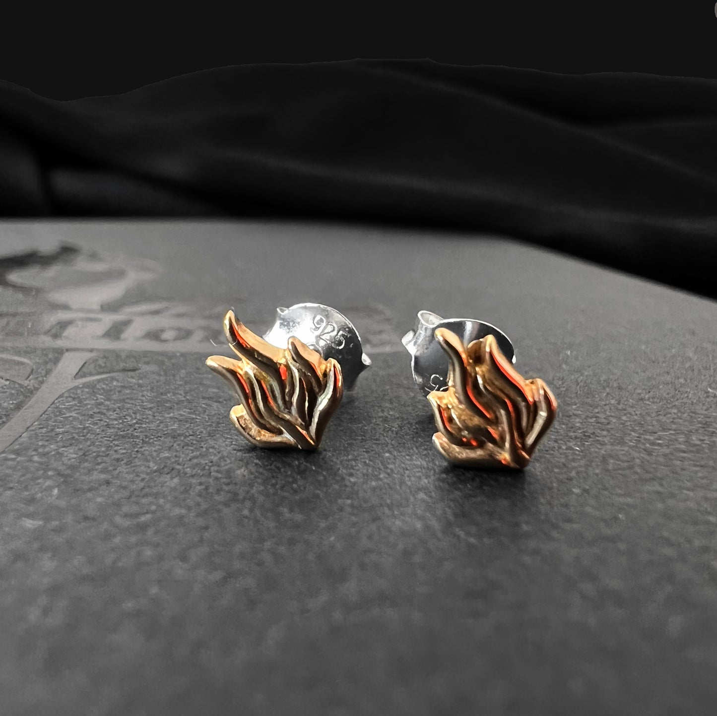 Mini flame studs